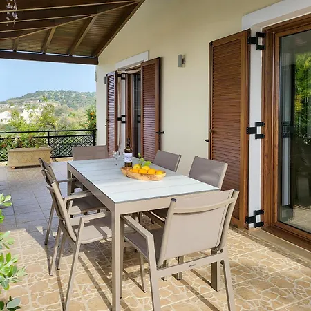 Vila Agnanti Despoina With Private Pool Skouloúfia